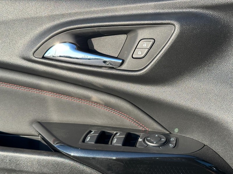 Chevrolet Trax Vehicle Full-screen Gallery Image 16