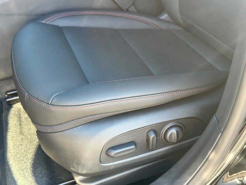 Chevrolet Trax Vehicle Full-screen Gallery Image 17