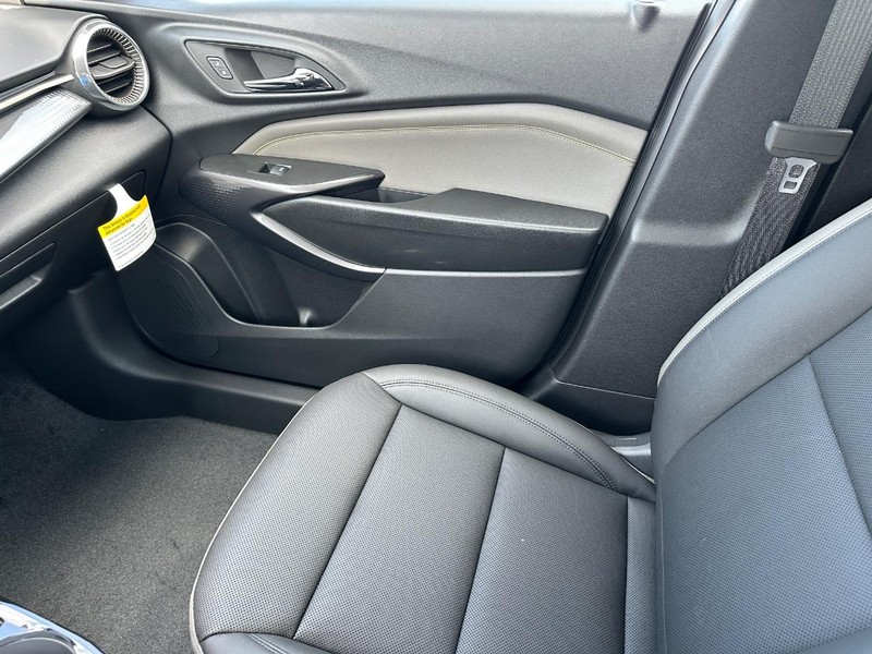 Chevrolet Trax Vehicle Full-screen Gallery Image 15
