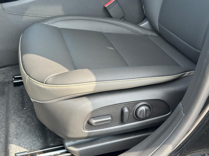 Chevrolet Trax Vehicle Full-screen Gallery Image 18