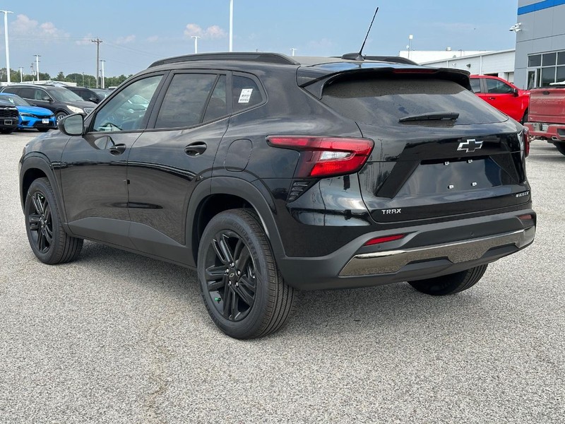 Chevrolet Trax Vehicle Full-screen Gallery Image 3