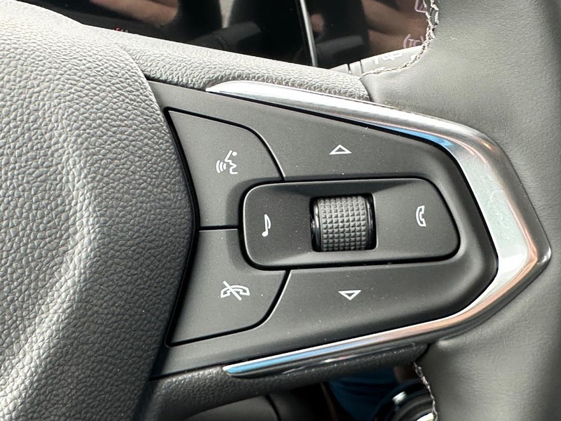 Chevrolet Trax Vehicle Full-screen Gallery Image 9