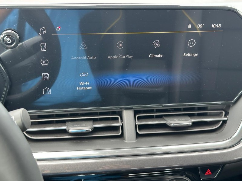 Chevrolet Trax Vehicle Full-screen Gallery Image 11