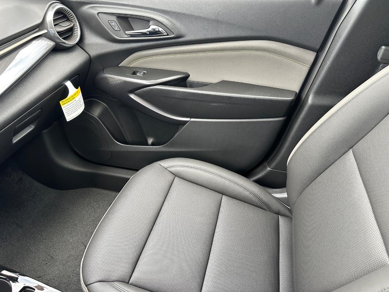 Chevrolet Trax Vehicle Full-screen Gallery Image 15