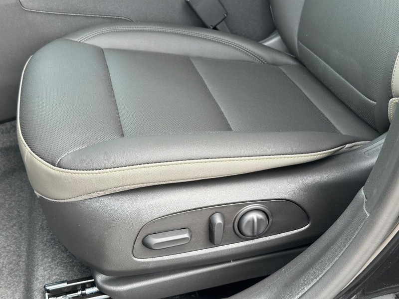 Chevrolet Trax Vehicle Full-screen Gallery Image 18