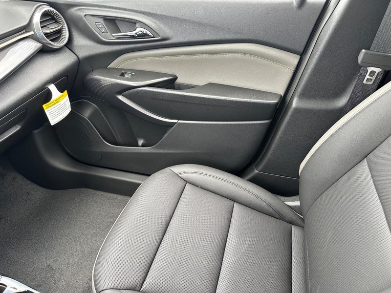 Chevrolet Trax Vehicle Full-screen Gallery Image 15