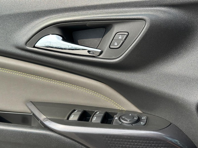 Chevrolet Trax Vehicle Full-screen Gallery Image 17
