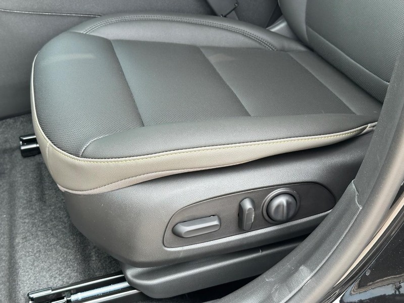 Chevrolet Trax Vehicle Full-screen Gallery Image 18