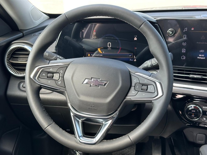 Chevrolet Trax Vehicle Full-screen Gallery Image 7