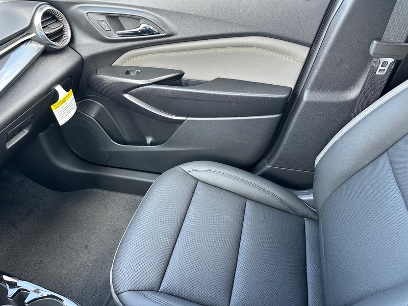Chevrolet Trax Vehicle Full-screen Gallery Image 15