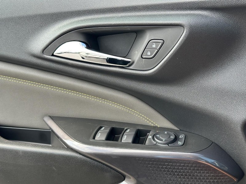 Chevrolet Trax Vehicle Full-screen Gallery Image 17