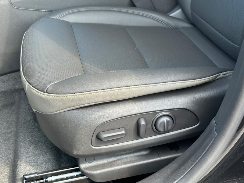 Chevrolet Trax Vehicle Full-screen Gallery Image 18