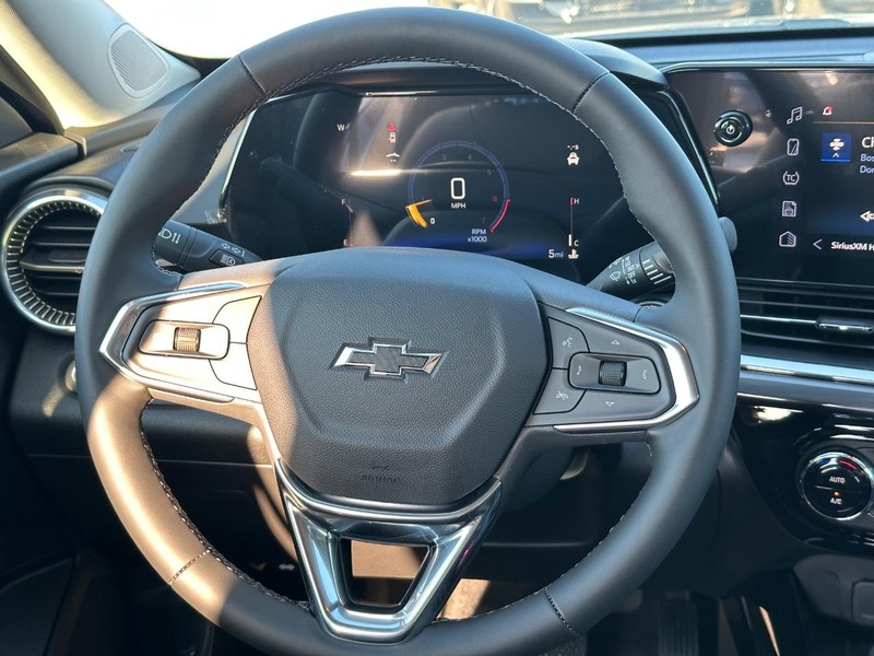 Chevrolet Trax Vehicle Full-screen Gallery Image 7