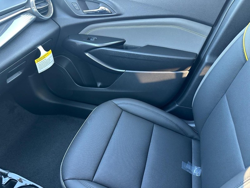 Chevrolet Trax Vehicle Full-screen Gallery Image 15