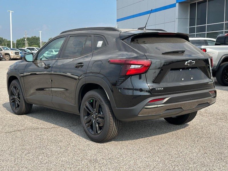 Chevrolet Trax Vehicle Full-screen Gallery Image 3
