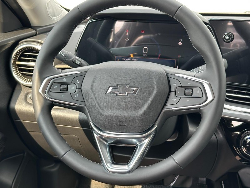 Chevrolet Trax Vehicle Full-screen Gallery Image 7
