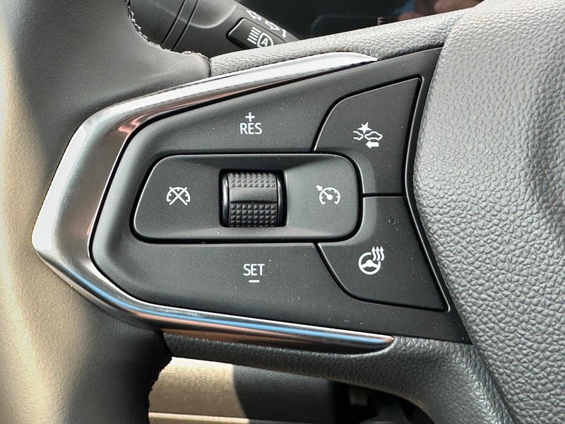 Chevrolet Trax Vehicle Full-screen Gallery Image 8