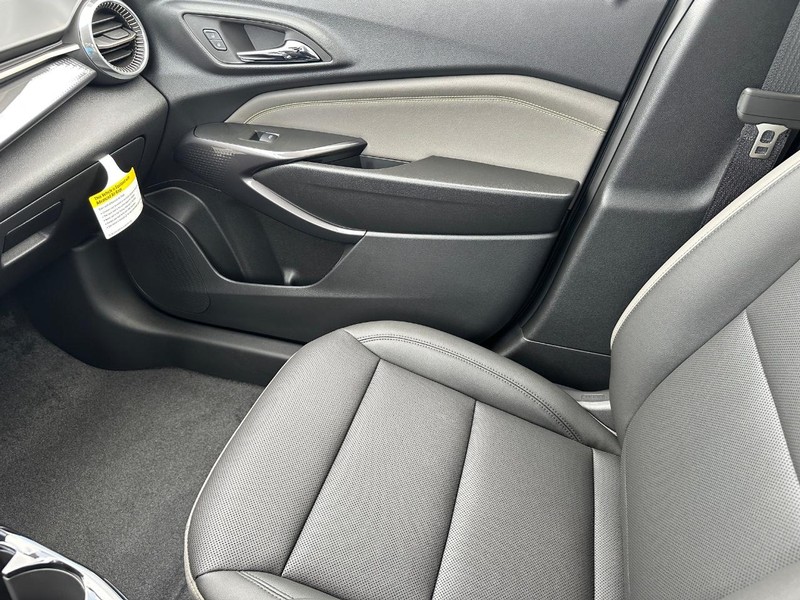 Chevrolet Trax Vehicle Full-screen Gallery Image 15