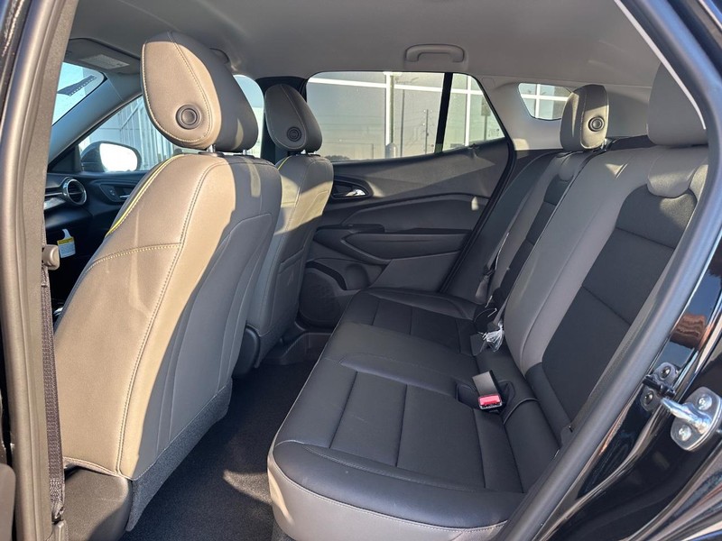 Chevrolet Trax Vehicle Full-screen Gallery Image 5