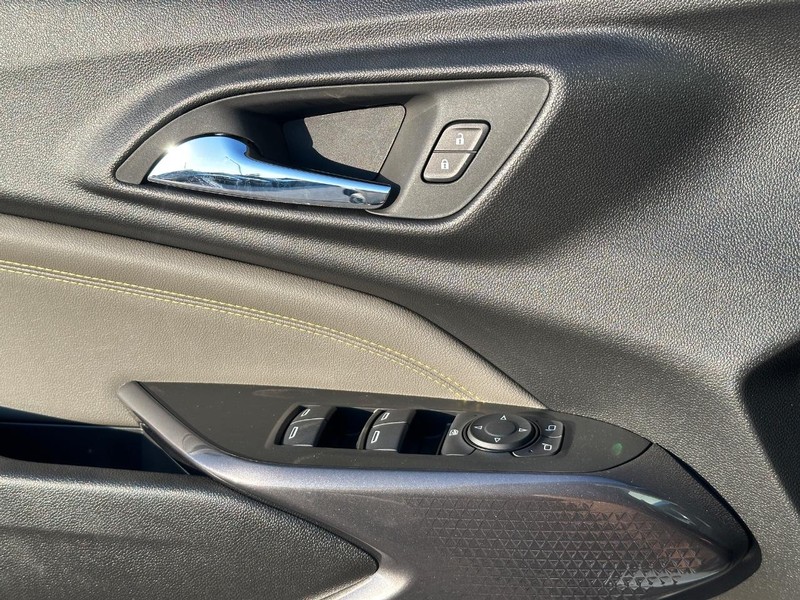Chevrolet Trax Vehicle Full-screen Gallery Image 17