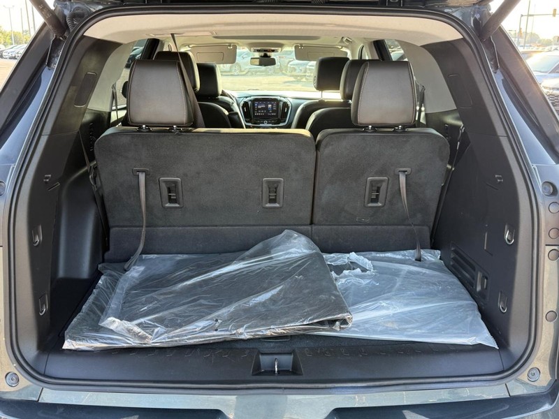 Chevrolet Traverse Vehicle Full-screen Gallery Image 4
