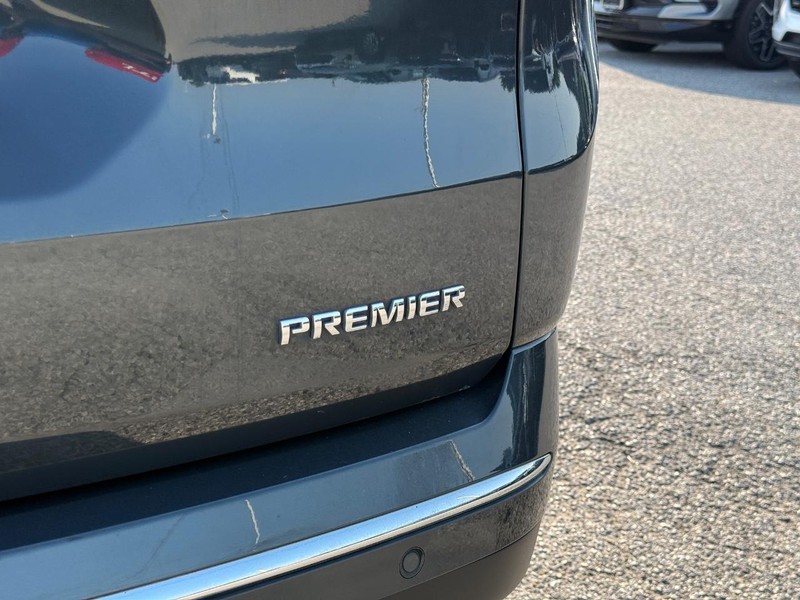 Chevrolet Traverse Vehicle Full-screen Gallery Image 6