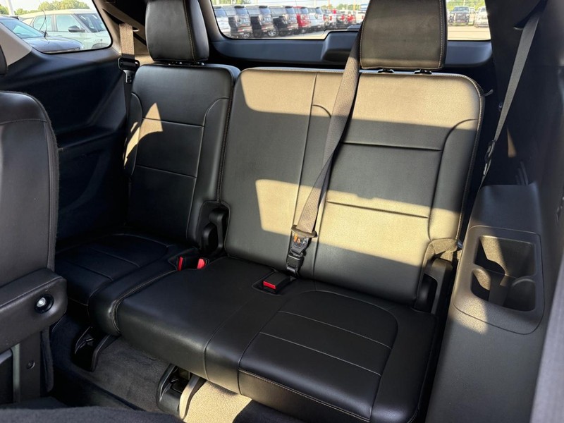 Chevrolet Traverse Vehicle Full-screen Gallery Image 11