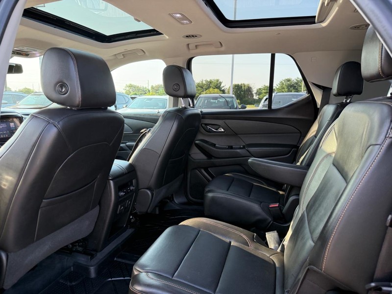 Chevrolet Traverse Vehicle Full-screen Gallery Image 12