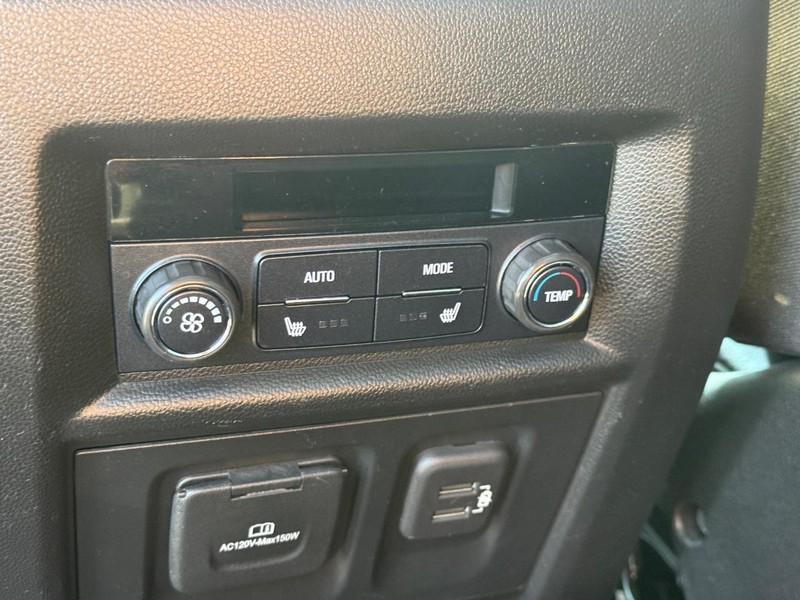 Chevrolet Traverse Vehicle Full-screen Gallery Image 13