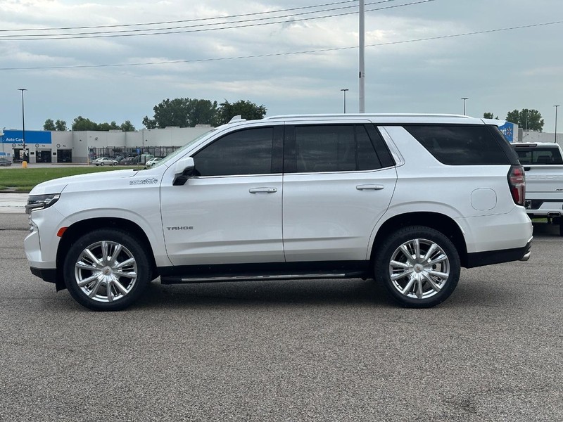 Chevrolet Tahoe Vehicle Full-screen Gallery Image 2