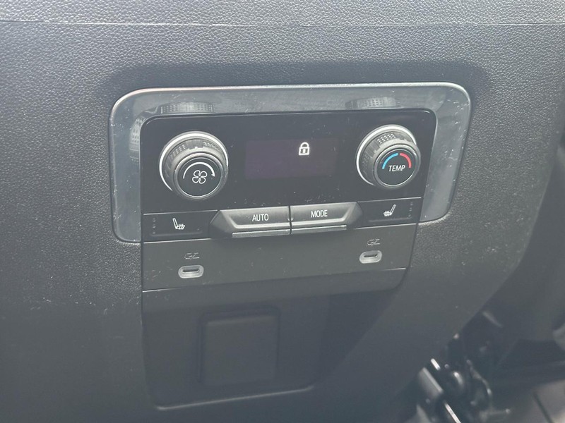 Chevrolet Tahoe Vehicle Full-screen Gallery Image 13