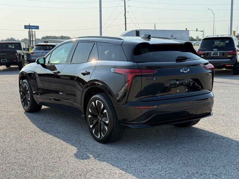 Chevrolet Blazer EV Vehicle Full-screen Gallery Image 03