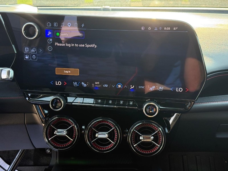Chevrolet Blazer EV Vehicle Full-screen Gallery Image 16