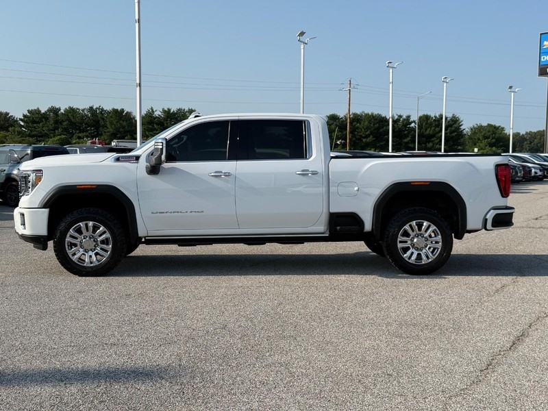 GMC Sierra 3500HD Vehicle Full-screen Gallery Image 2