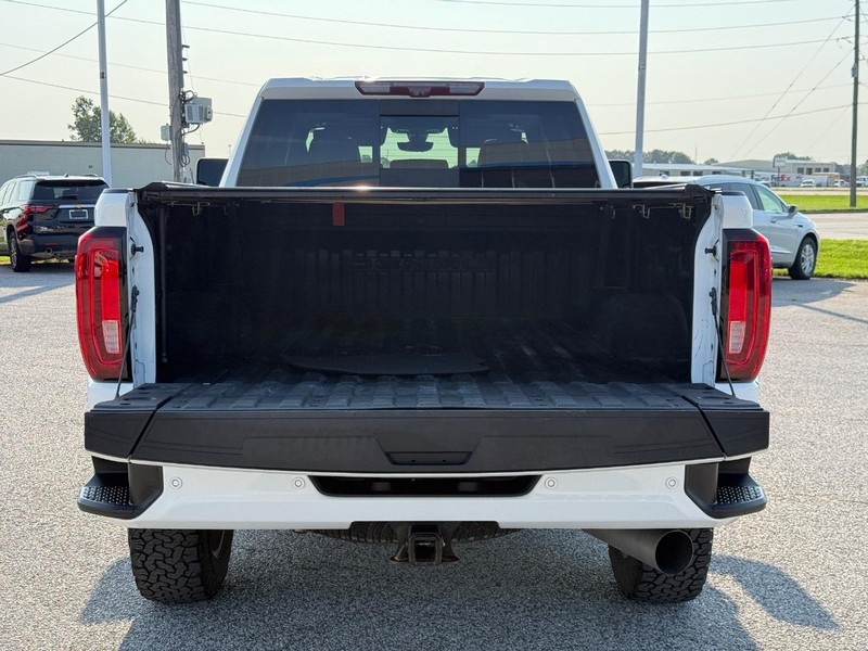 GMC Sierra 3500HD Vehicle Full-screen Gallery Image 4