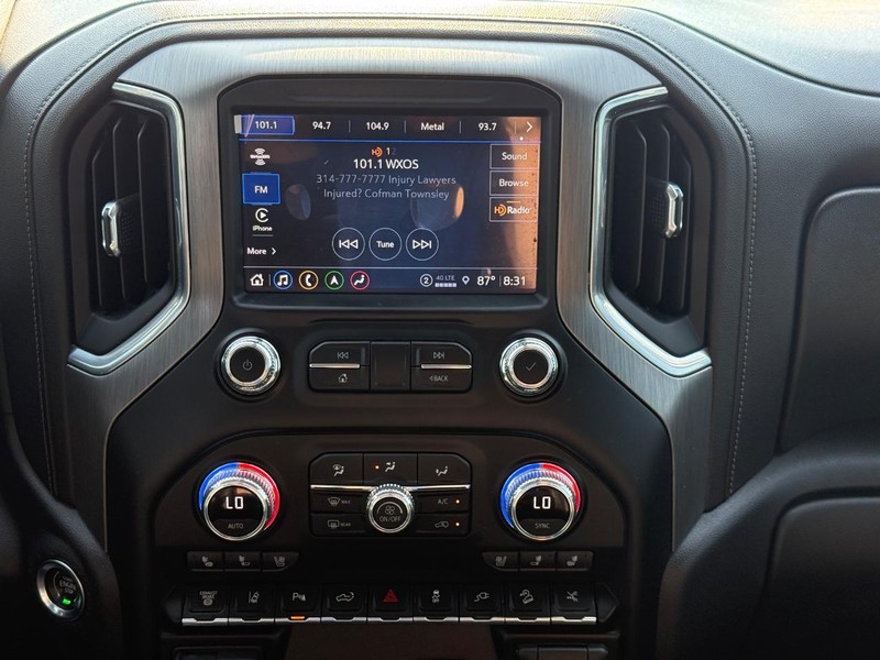 GMC Sierra 3500HD Vehicle Full-screen Gallery Image 15