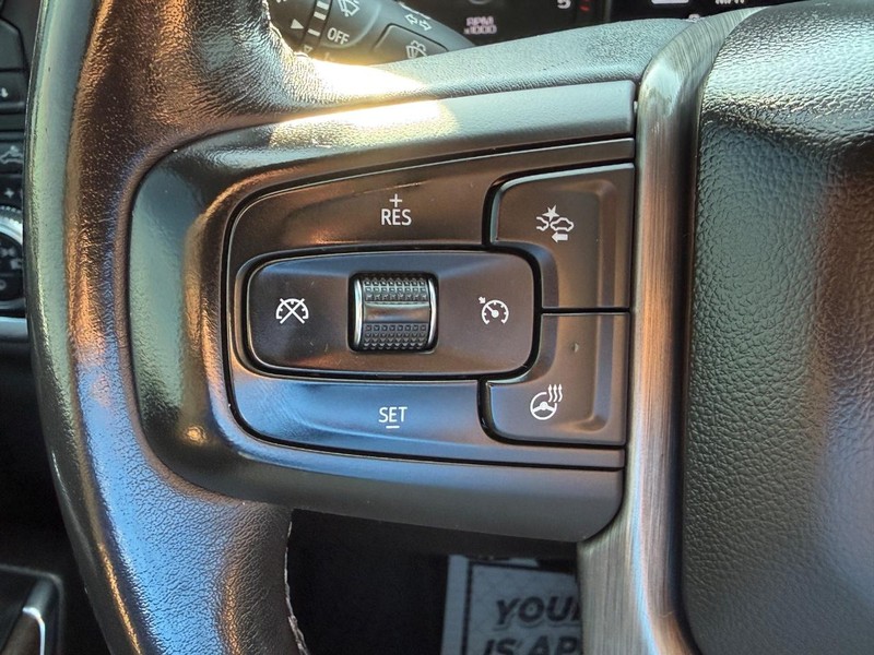 GMC Sierra 3500HD Vehicle Full-screen Gallery Image 21