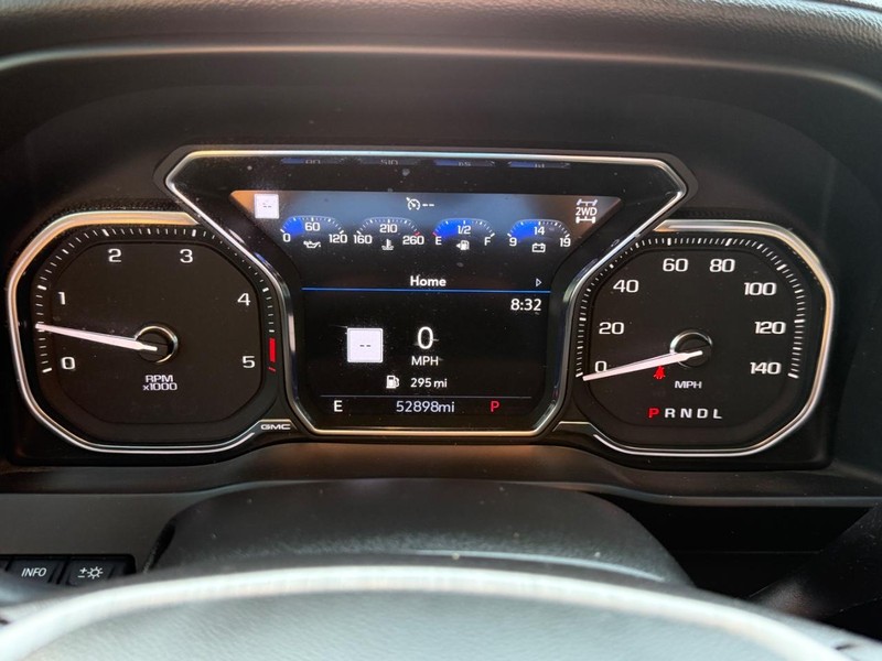GMC Sierra 3500HD Vehicle Full-screen Gallery Image 23