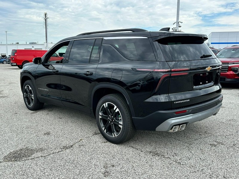 Chevrolet Traverse Vehicle Full-screen Gallery Image 3