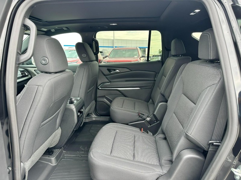 Chevrolet Traverse Vehicle Full-screen Gallery Image 4