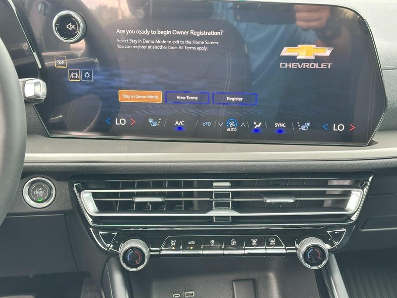Chevrolet Traverse Vehicle Full-screen Gallery Image 8