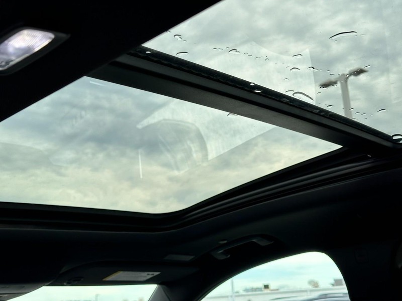 Chevrolet Traverse Vehicle Full-screen Gallery Image 10