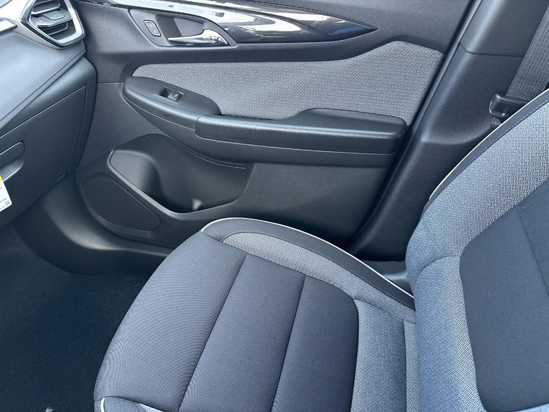Chevrolet TrailBlazer Vehicle Full-screen Gallery Image 16