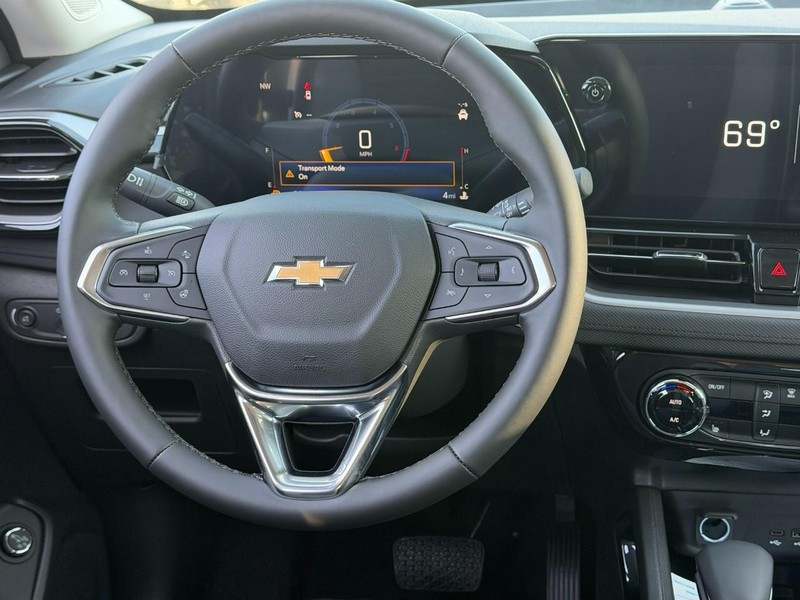 Chevrolet TrailBlazer Vehicle Full-screen Gallery Image 6