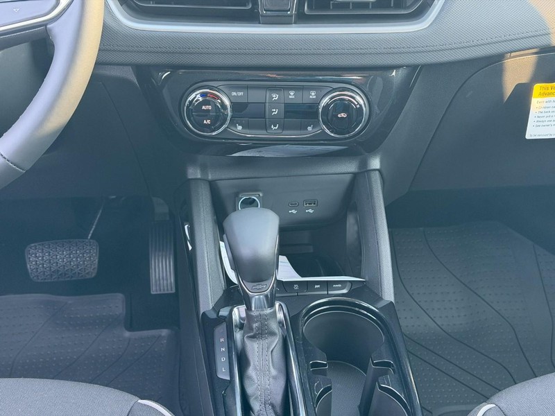 Chevrolet TrailBlazer Vehicle Full-screen Gallery Image 8