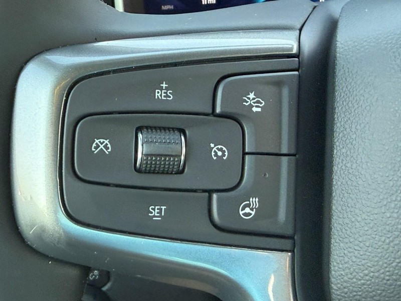 Chevrolet Silverado 2500HD Vehicle Full-screen Gallery Image 12