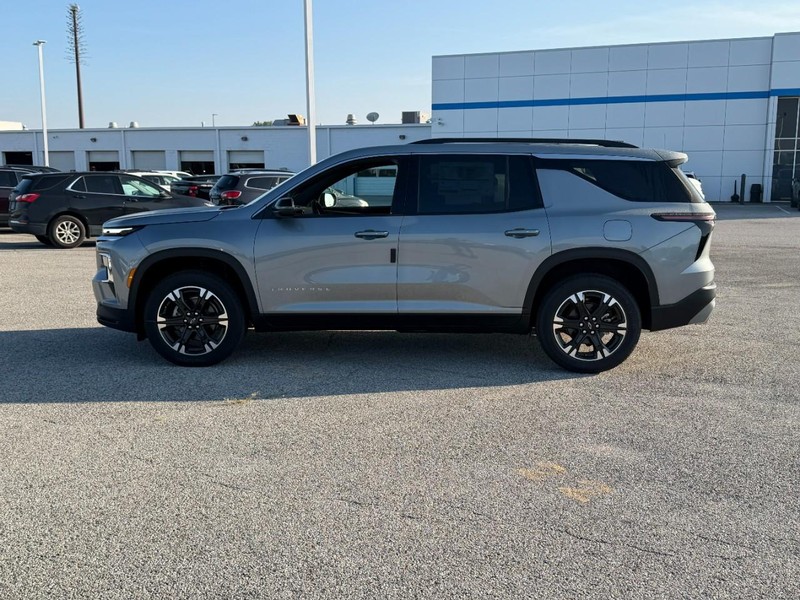 Chevrolet Traverse Vehicle Full-screen Gallery Image 2