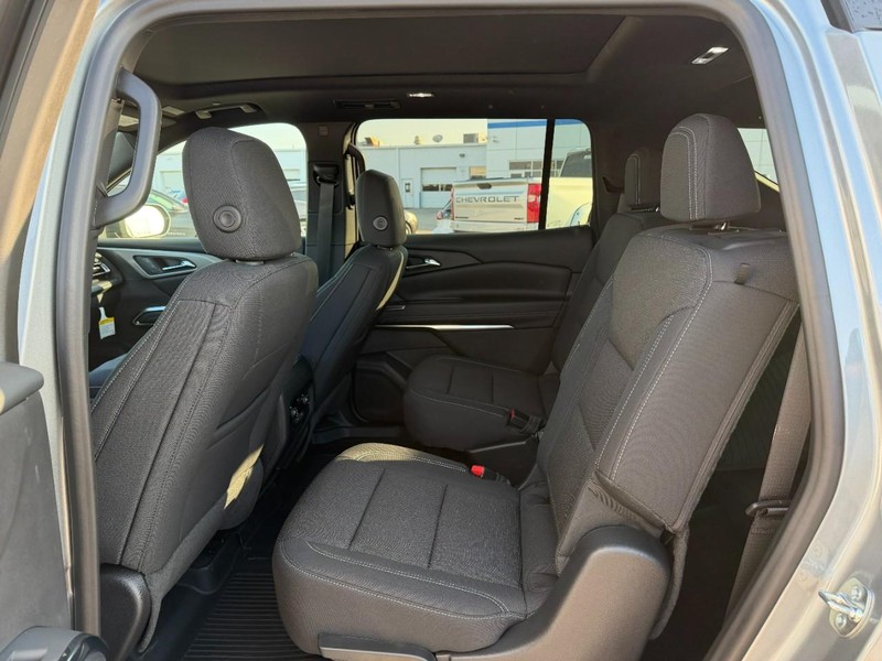 Chevrolet Traverse Vehicle Full-screen Gallery Image 5