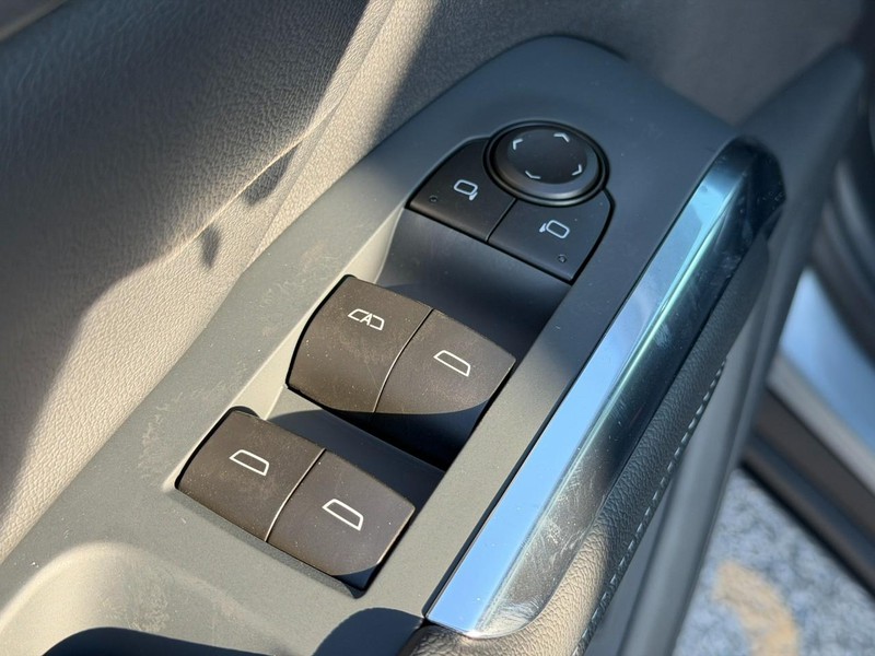 Chevrolet Traverse Vehicle Full-screen Gallery Image 12
