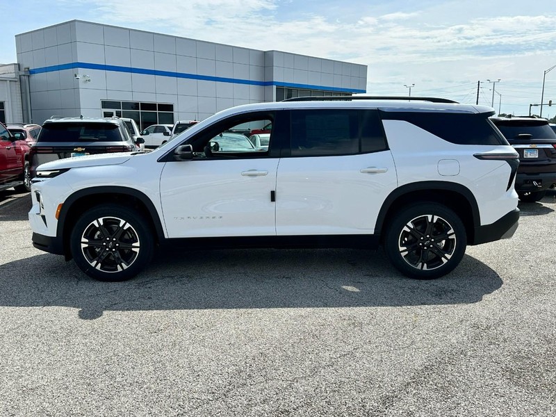 Chevrolet Traverse Vehicle Full-screen Gallery Image 2